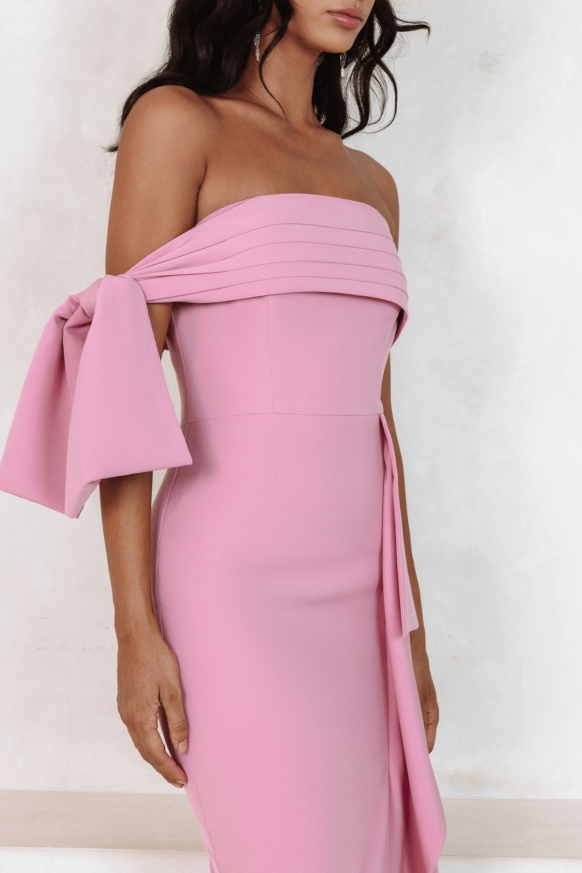 Style ATHENA Lavish Alice Size 2 Off The Shoulder Pink Cocktail Dress on Queenly