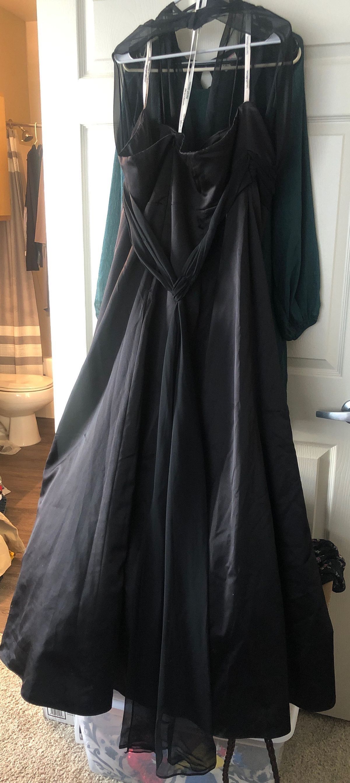 David's Bridal Plus Size 24 Prom Black A-line Dress on Queenly
