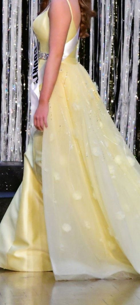 Sherri Hill Size 0 Pageant Yellow Dress With Train on Queenly