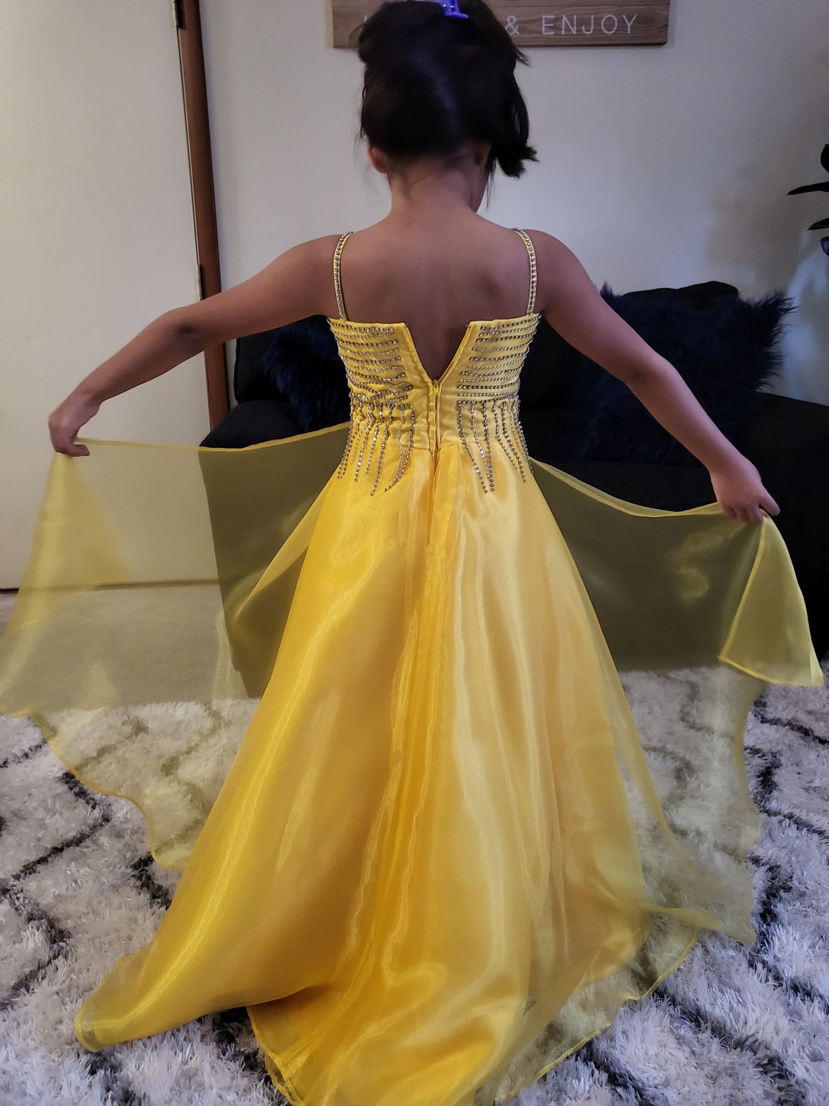 Size 7 Pageant Yellow Ball Gown on Queenly