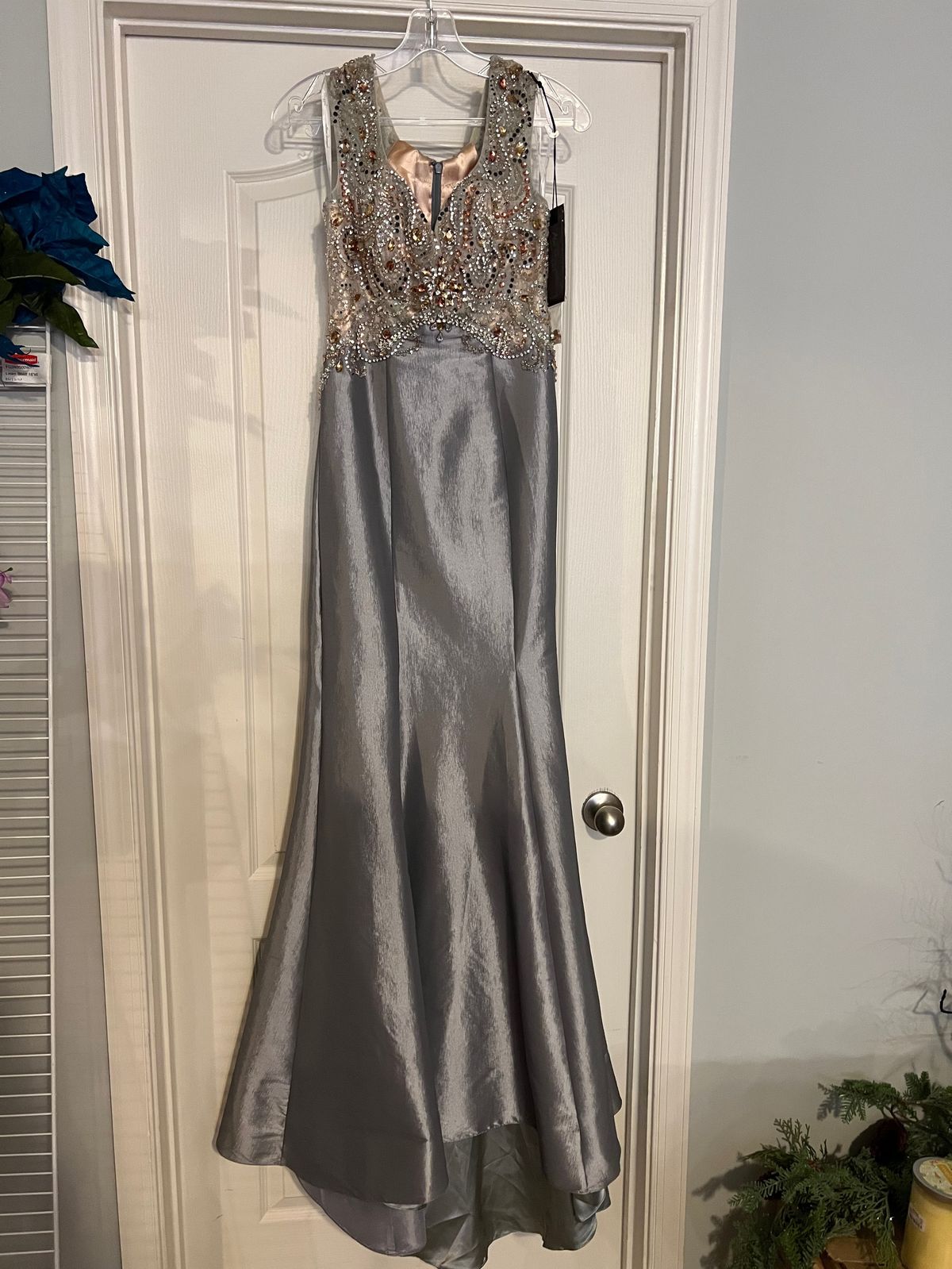 Mac Duggal Size 2 Prom Gray Floor Length Maxi on Queenly