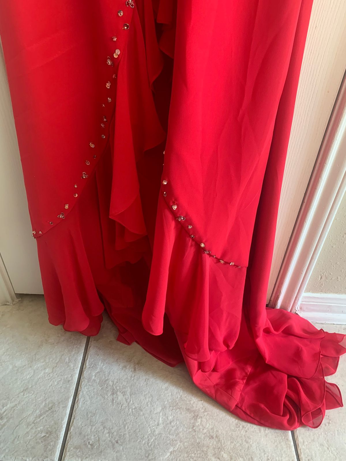 Size 6 Prom Halter Red A-line Dress on Queenly