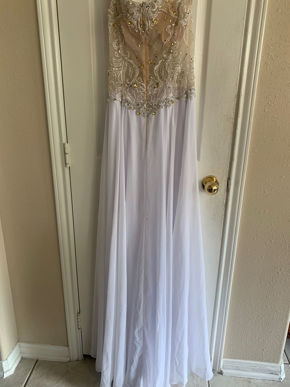 Size 4 Prom Plunge White Floor Length Maxi on Queenly