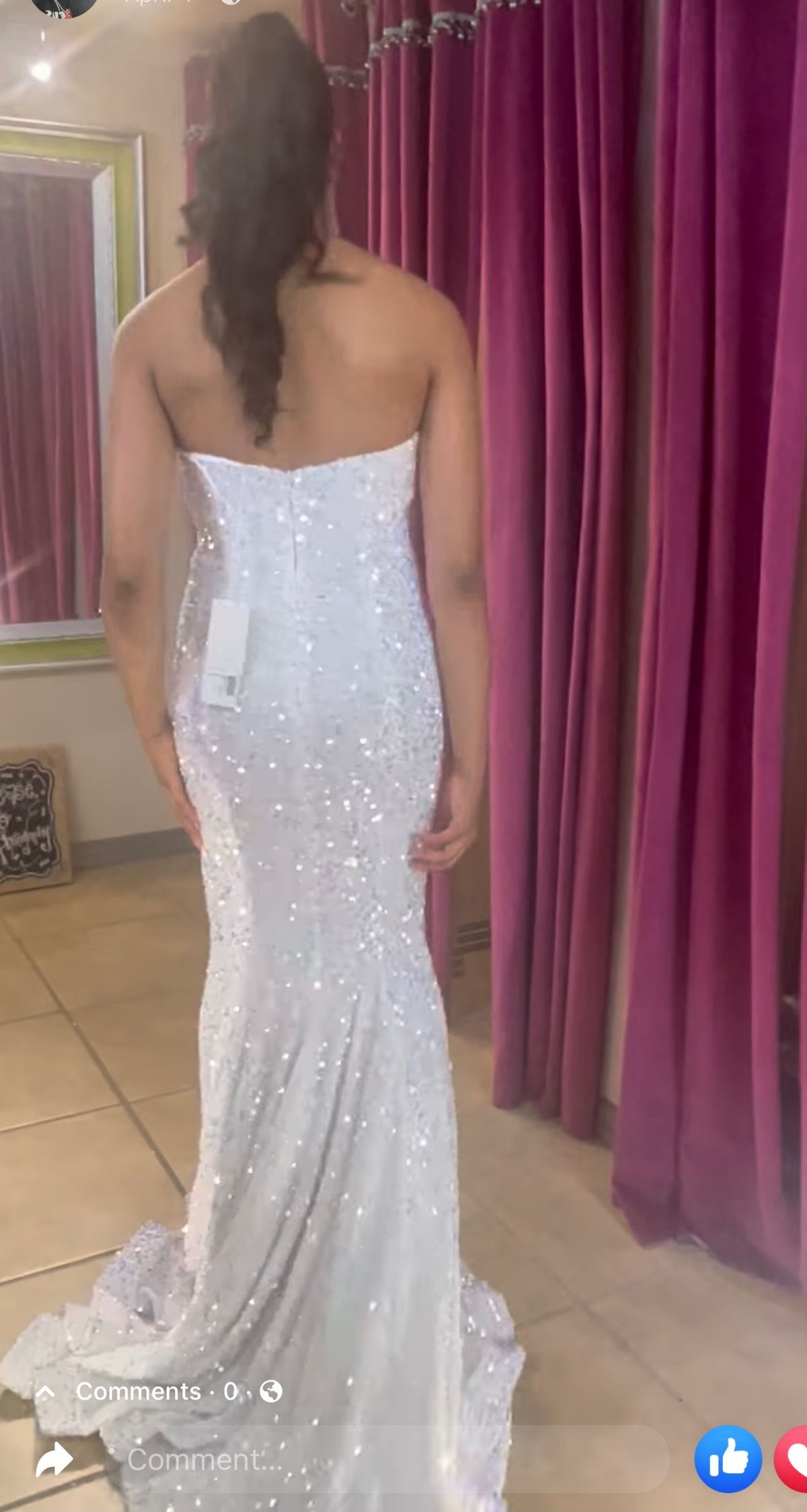 Size 6 Prom Halter White Mermaid Dress on Queenly