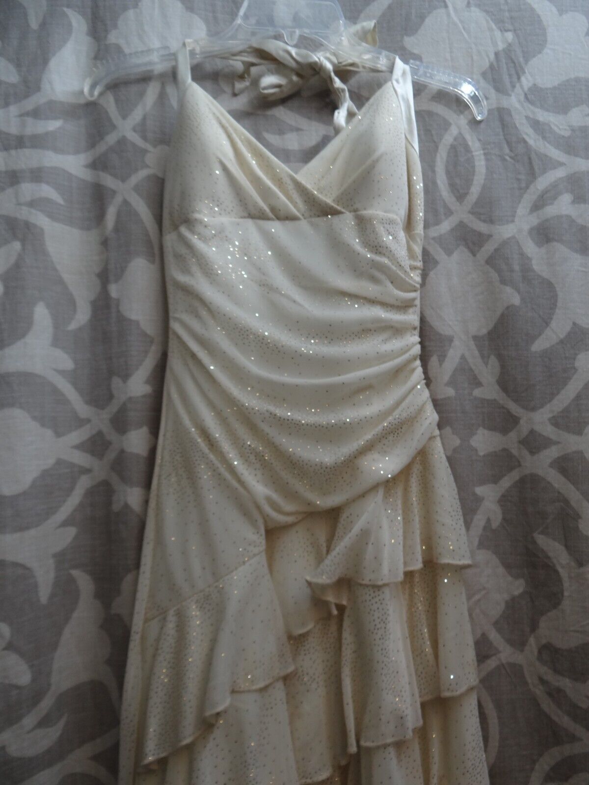 Size 4 Wedding Plunge White Ball Gown on Queenly
