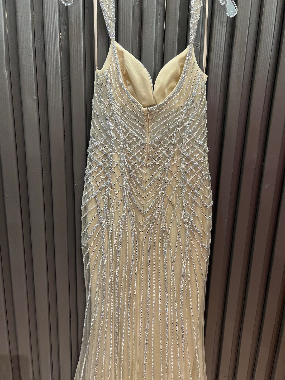 Size 6 Prom Plunge Sequined Nude Mermaid Dress on Queenly