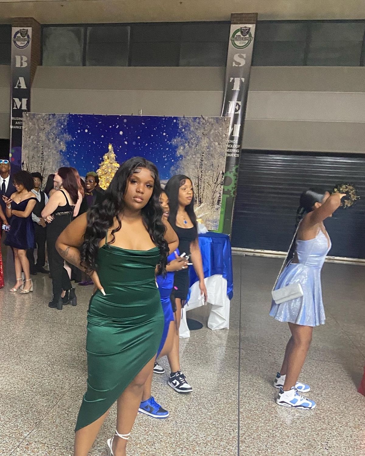 Size L Prom Plunge Emerald Green Side Slit Dress on Queenly