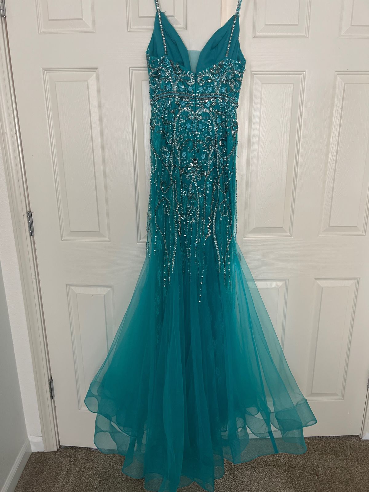 Size 4 Prom Plunge Sequined Multicolor Mermaid Dress on Queenly