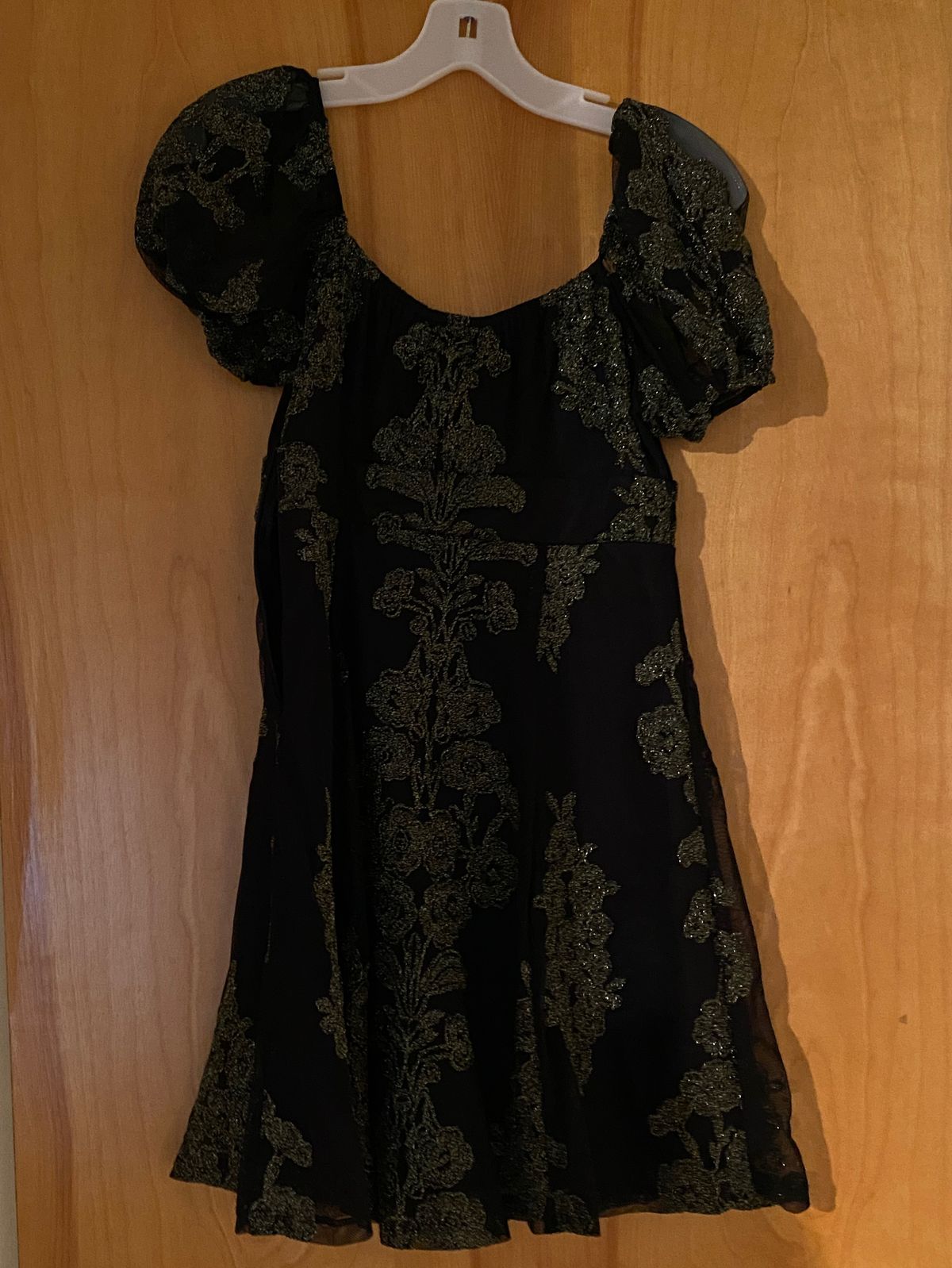 Size 0 Homecoming Cap Sleeve Black Cocktail Dress on Queenly