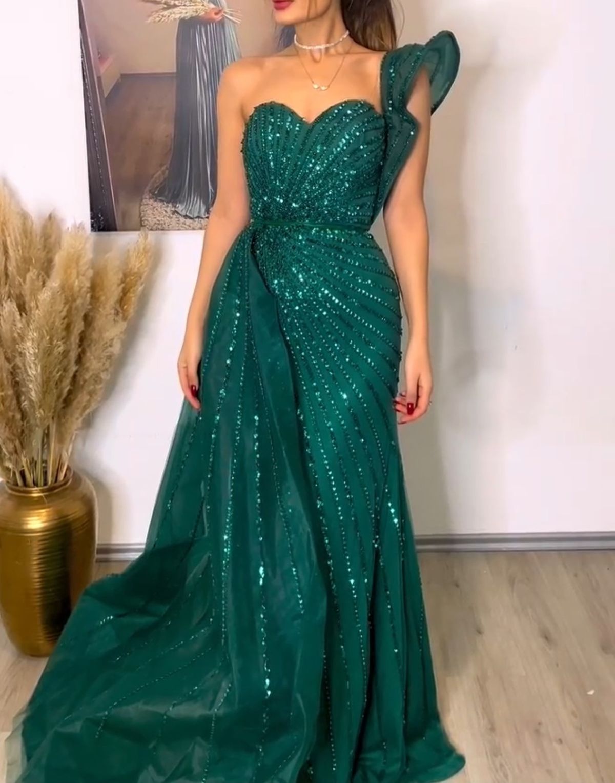 Size 6 Prom One Shoulder Green Mermaid Dress on Queenly