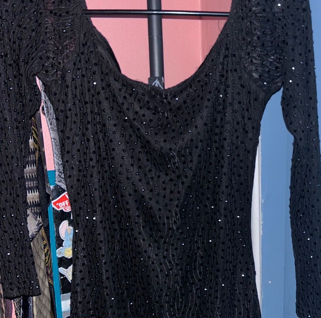 Size L Homecoming Long Sleeve Black Cocktail Dress on Queenly