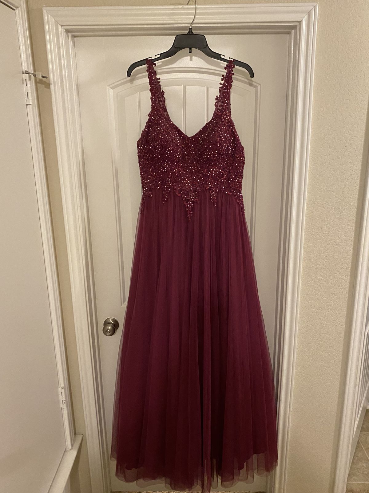 Size 12 Prom Plunge Lace Purple Ball Gown on Queenly