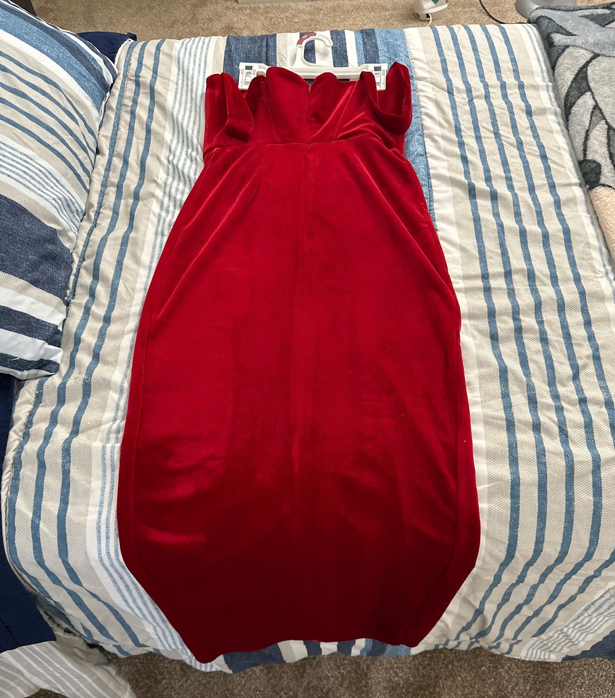 Size 0 Homecoming Plunge Red Cocktail Dress on Queenly