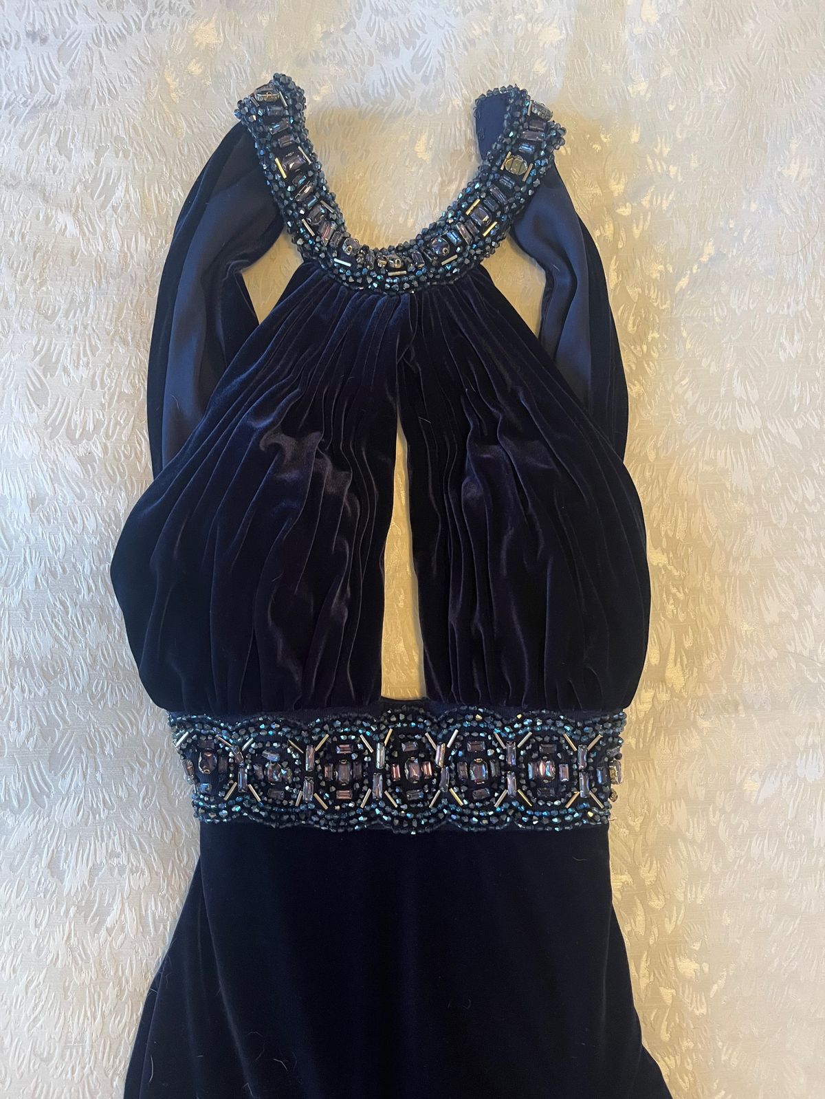 Mac Duggal Size 4 Prom Plunge Velvet Navy Blue Dress With Train on Queenly