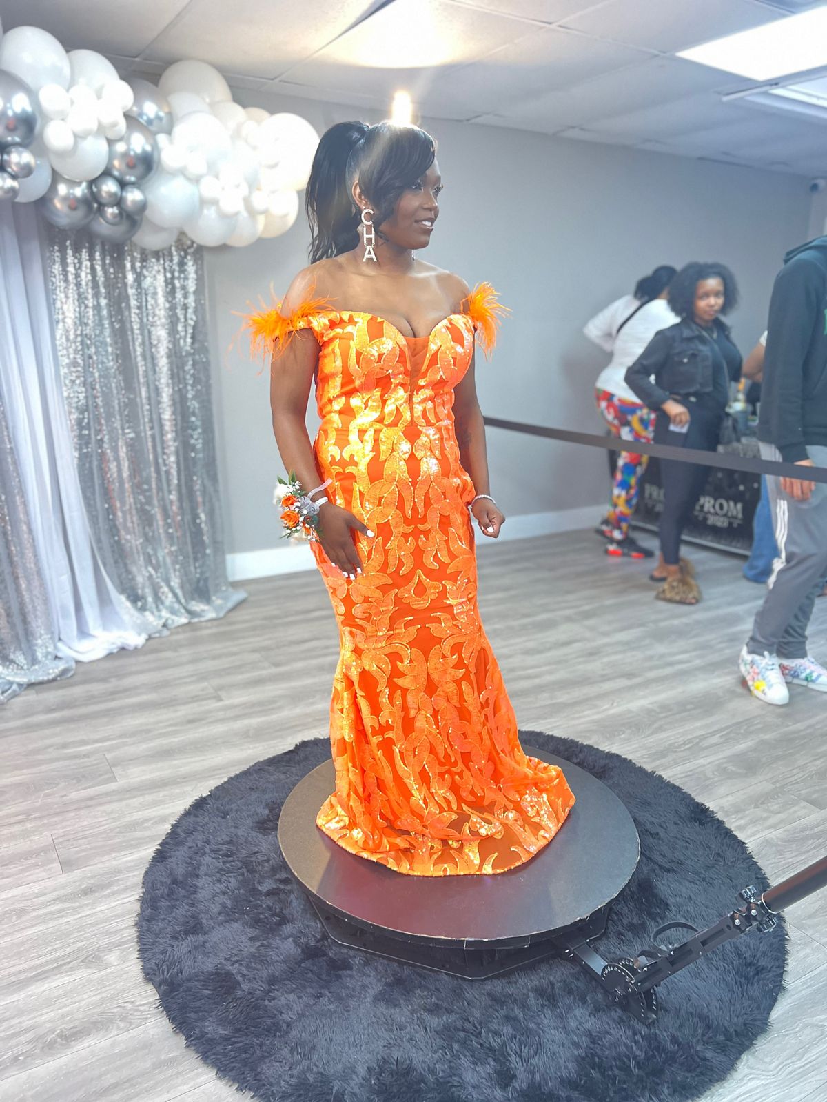 Size 12 Prom Off The Shoulder Orange Mermaid Dress on Queenly