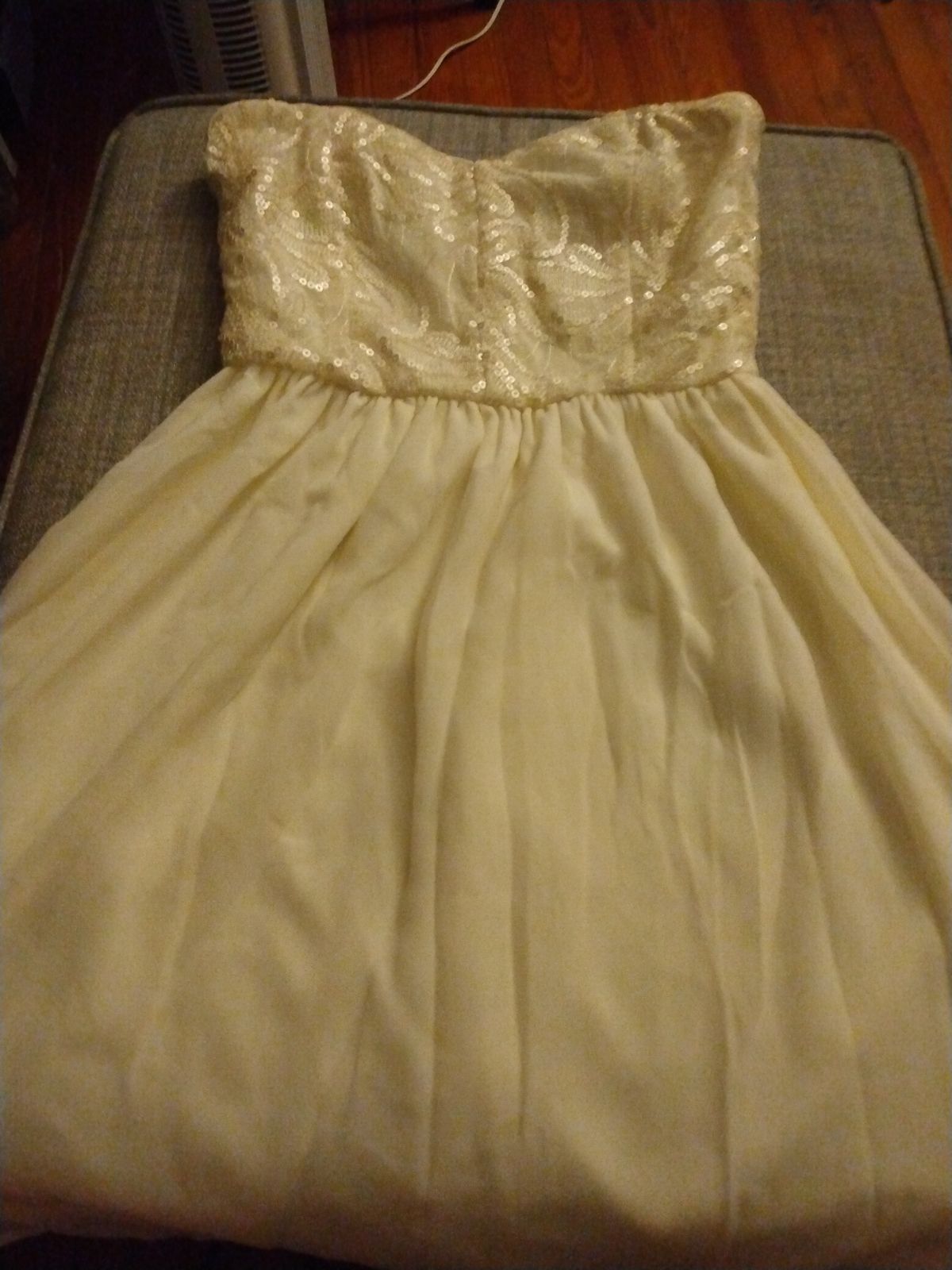 Size 4 Prom White Cocktail Dress on Queenly