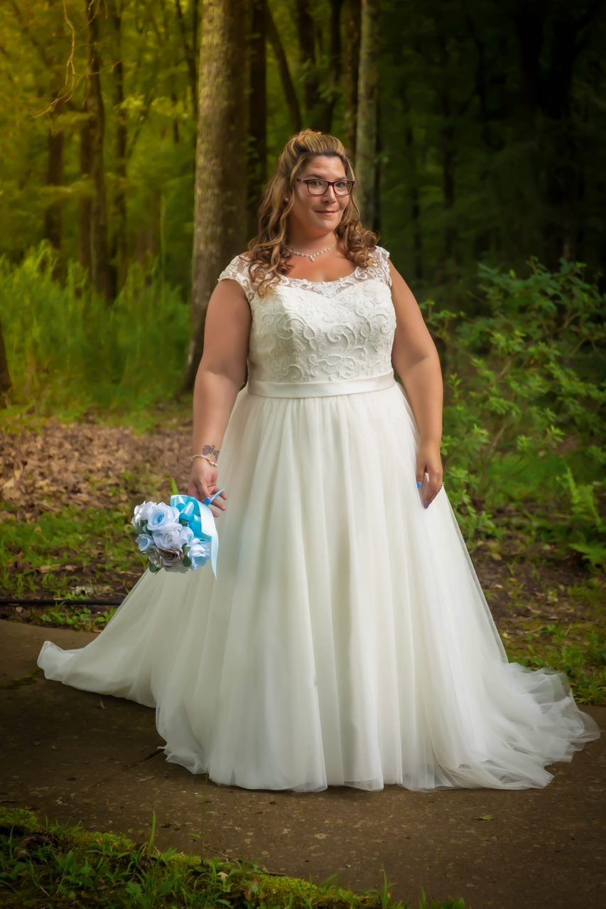 Plus Size 20 White Ball Gown on Queenly