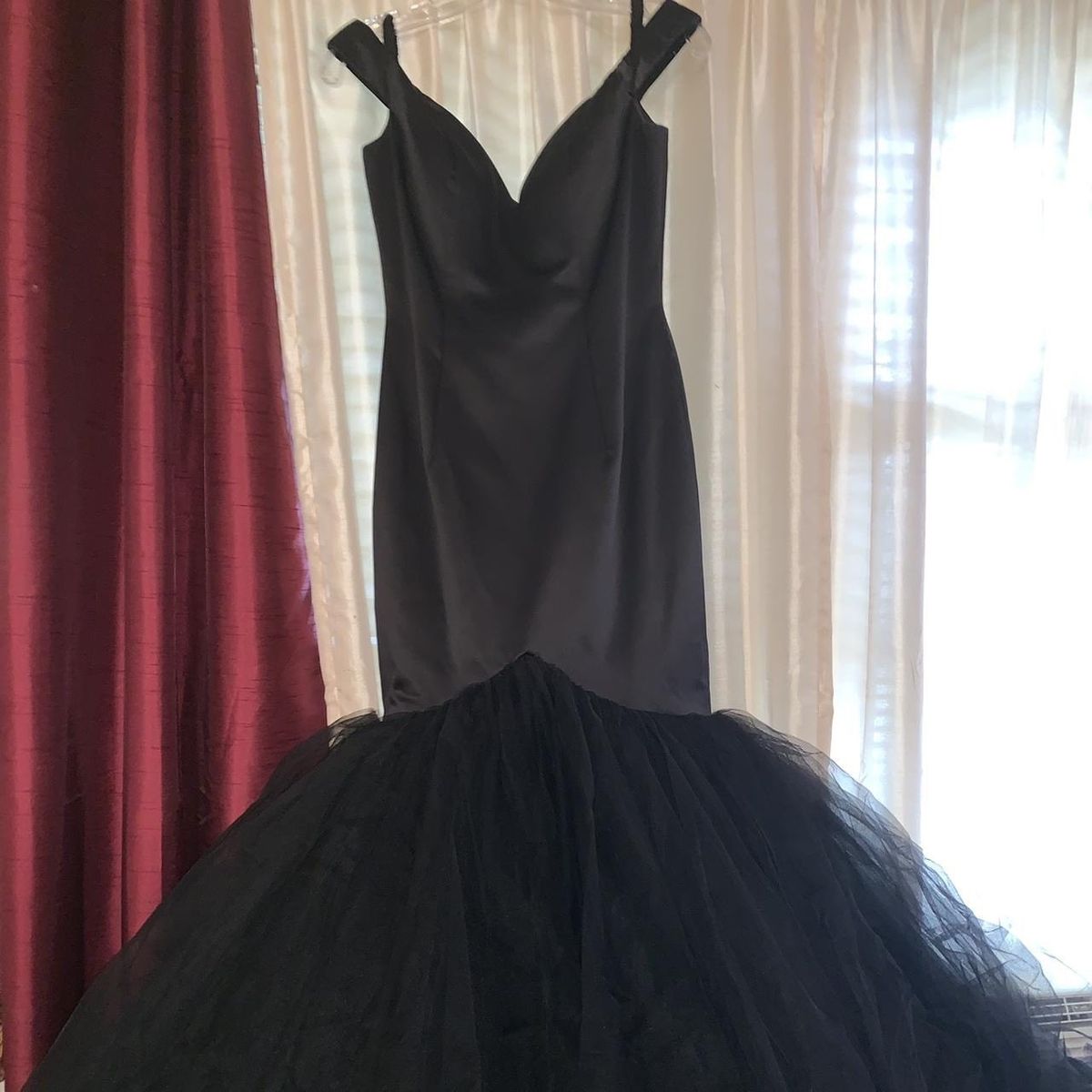 Sherri Hill Size 6 Prom Off The Shoulder Black Mermaid Dress on Queenly