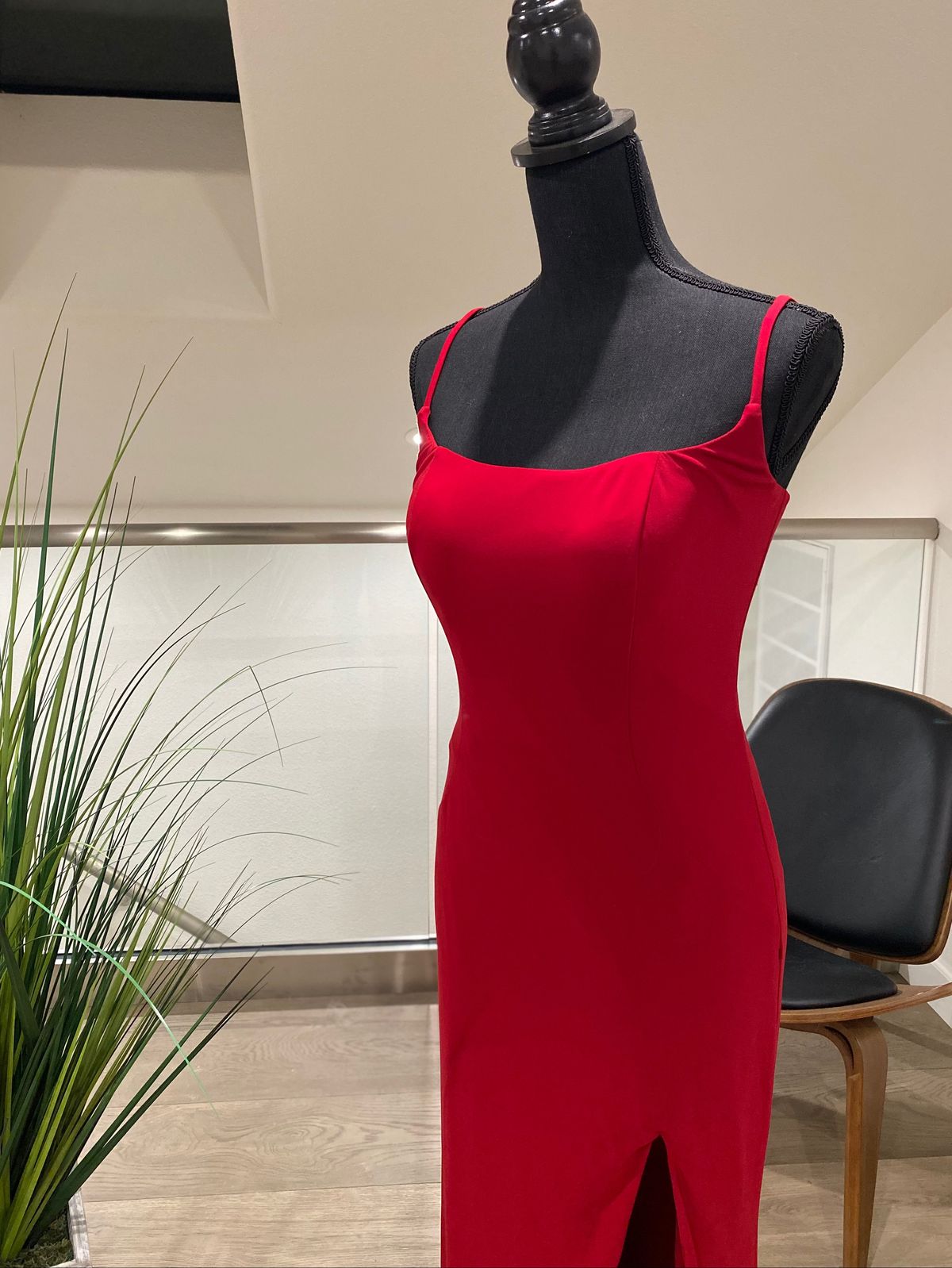 La Femme Size 4 Prom Plunge Red Side Slit Dress on Queenly