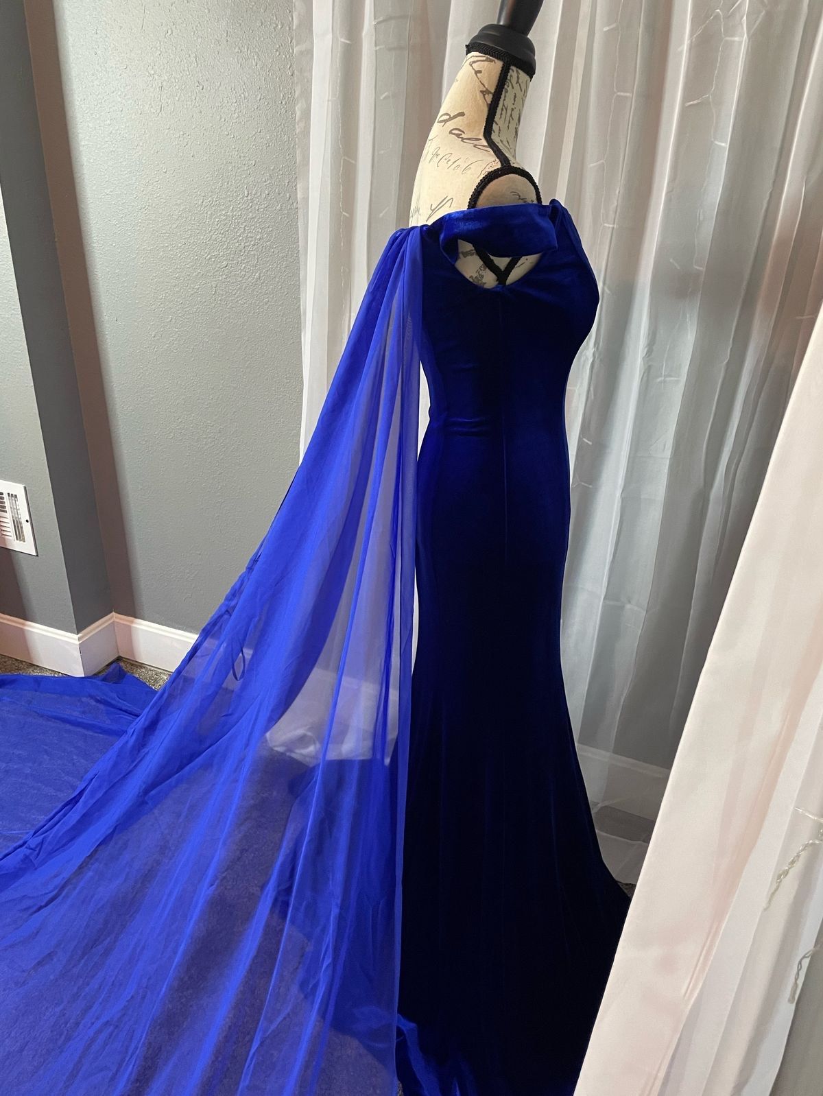 Ashley Lauren Size 4 Pageant Off The Shoulder Velvet Blue Side Slit Dress on Queenly