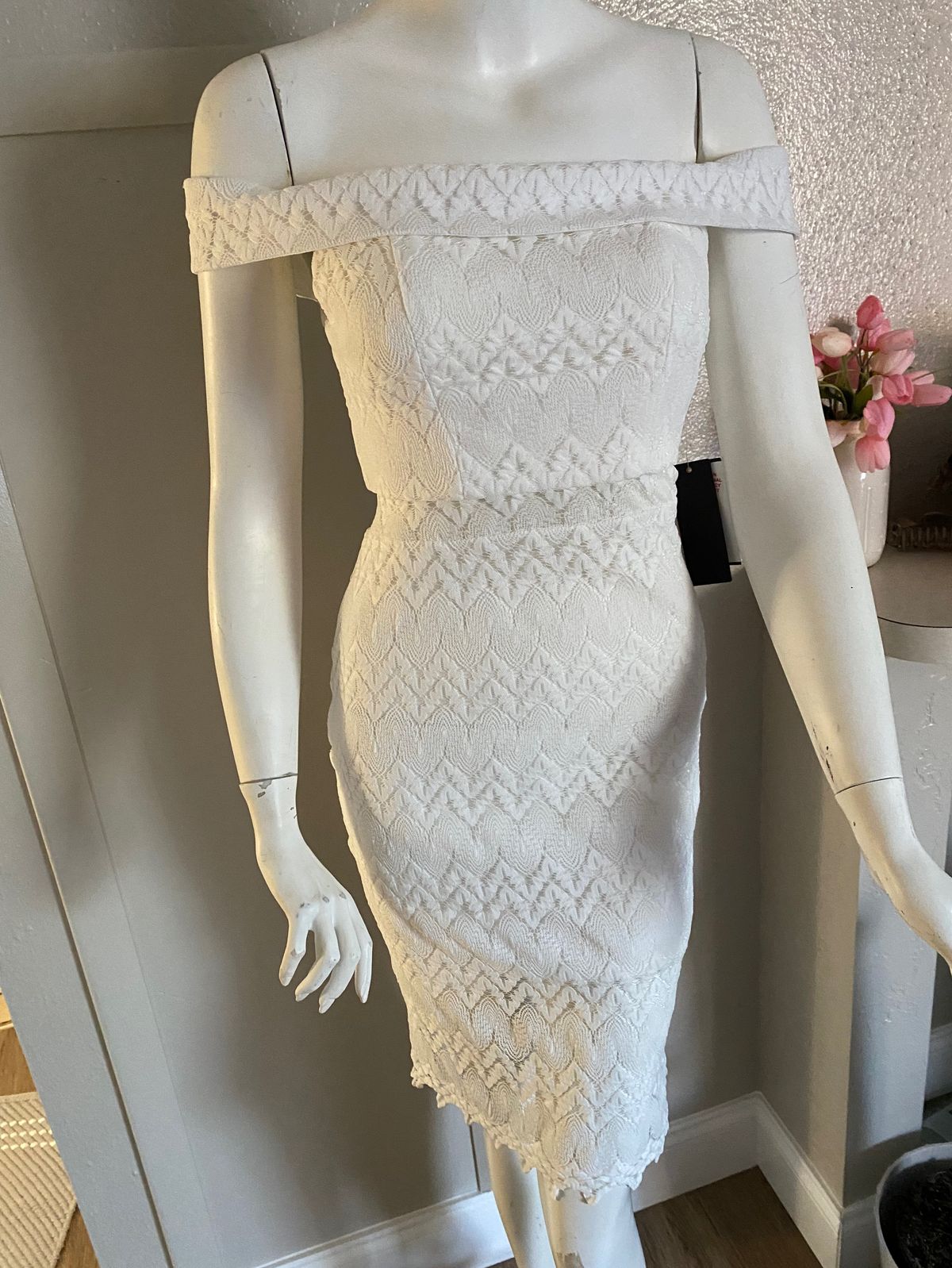 Girls Size 3 Wedding Guest Off The Shoulder White Cocktail Dress on Queenly