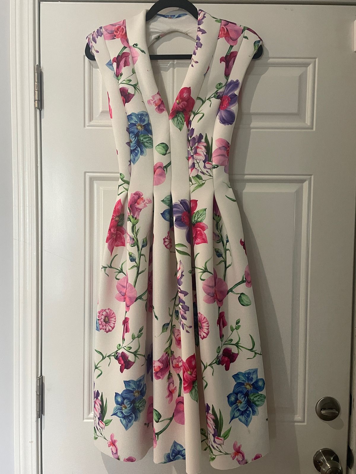 Asos Size 4 Pageant Floral White Cocktail Dress on Queenly