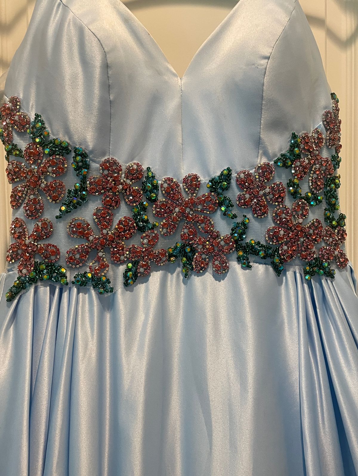 Vienna Size 4 Plunge Light Blue Ball Gown on Queenly