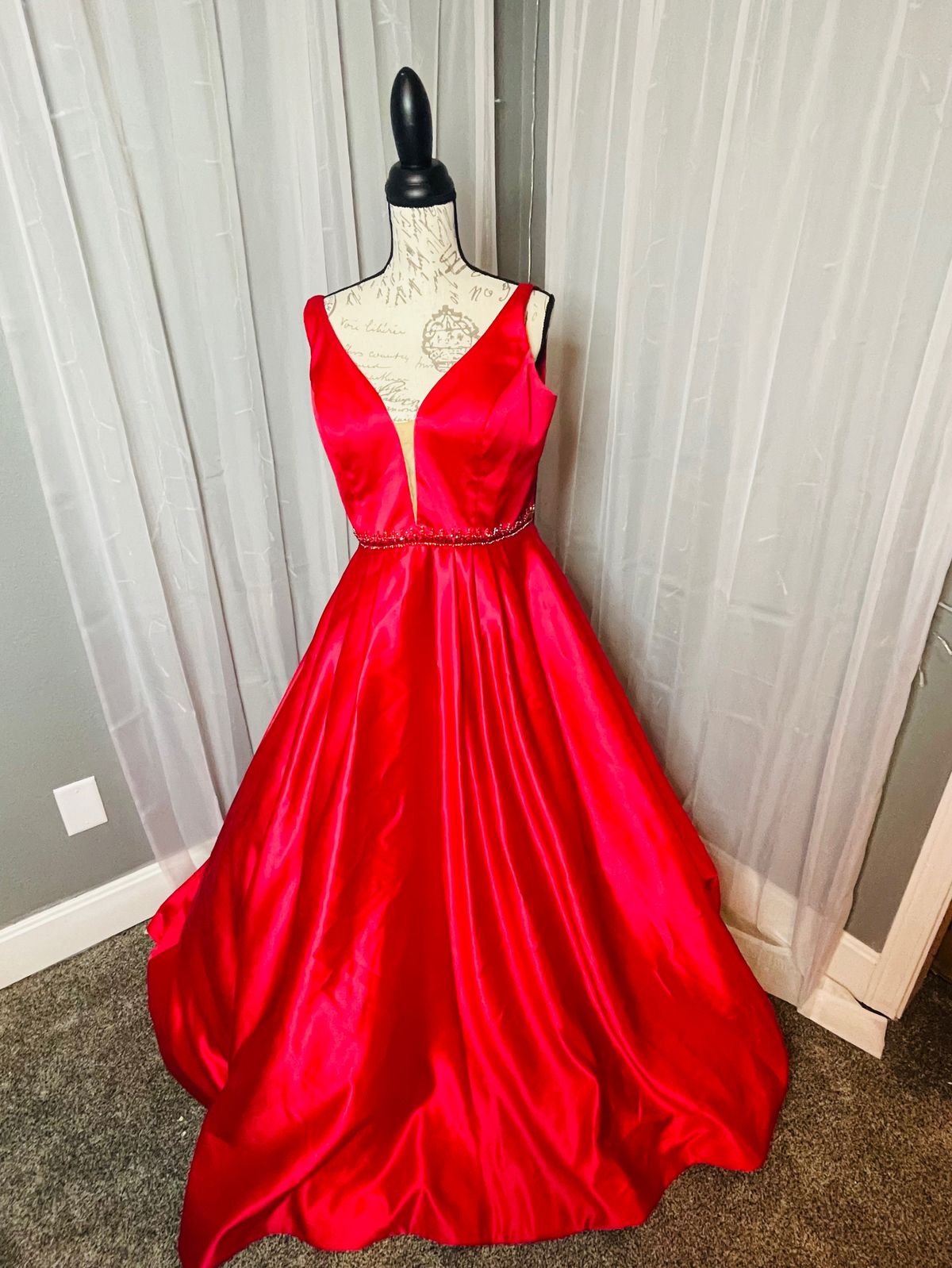 Sherri Hill Size 12 Pageant Plunge Red A-line Dress on Queenly