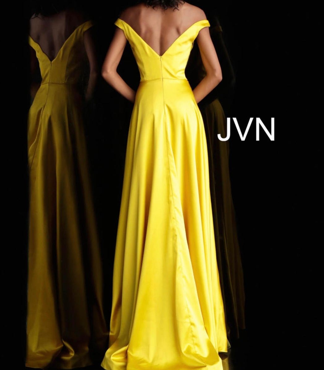 Jovani Size 6 Off The Shoulder Yellow Floor Length Maxi on Queenly