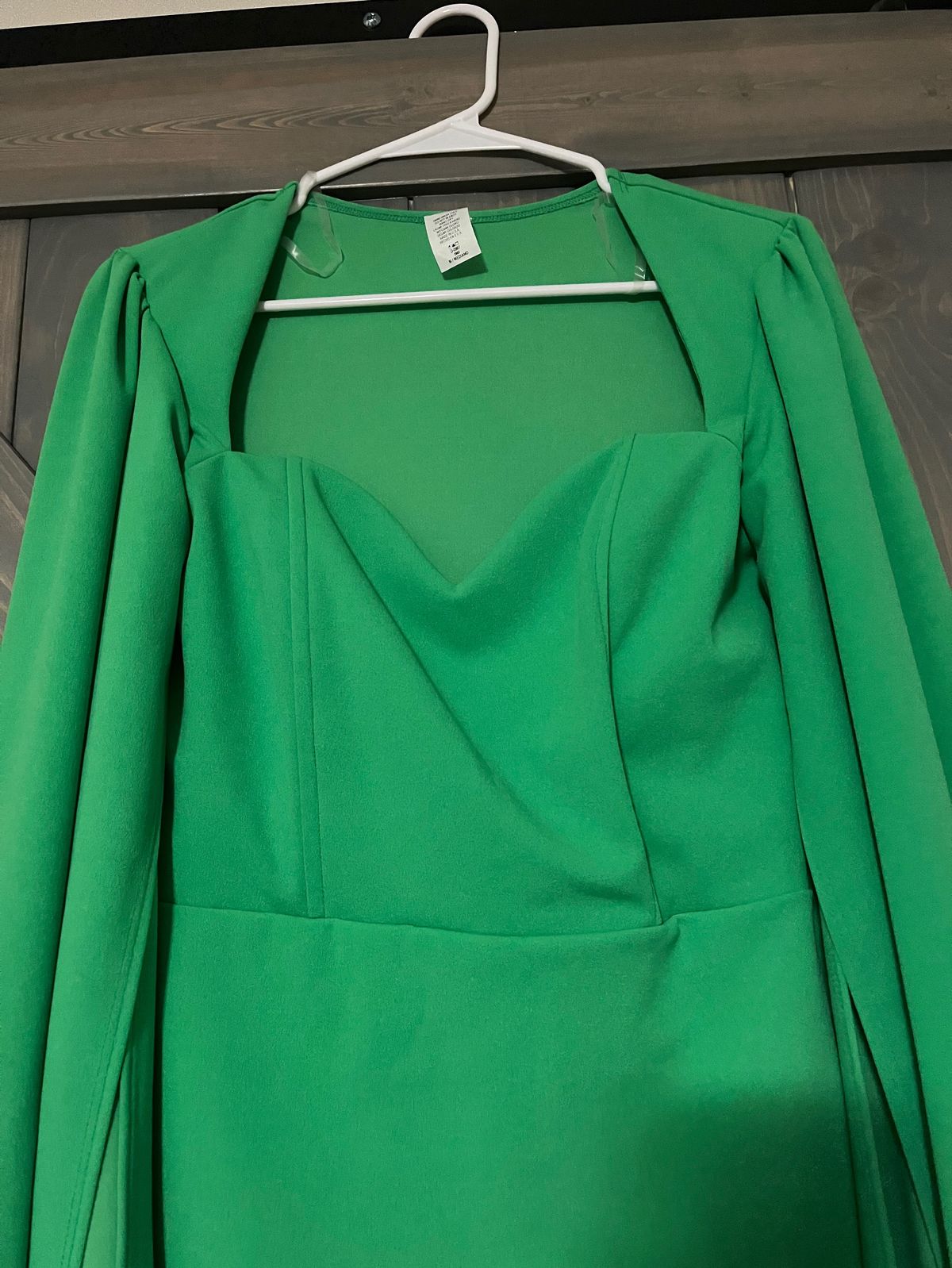 Size 4 Nightclub Long Sleeve Green Cocktail Dress on Queenly