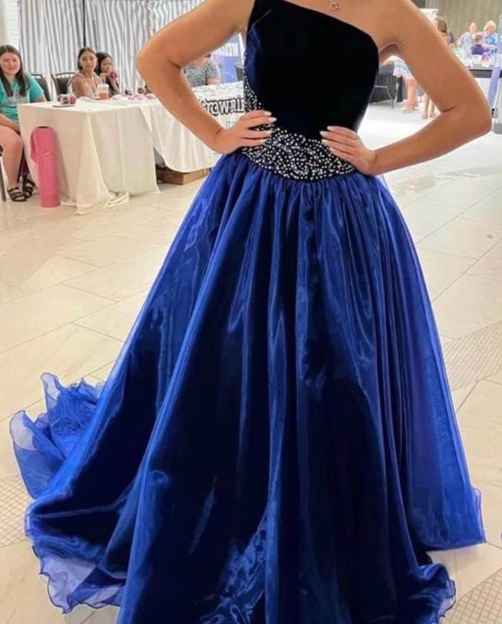 Size 6 Pageant One Shoulder Blue Ball Gown on Queenly