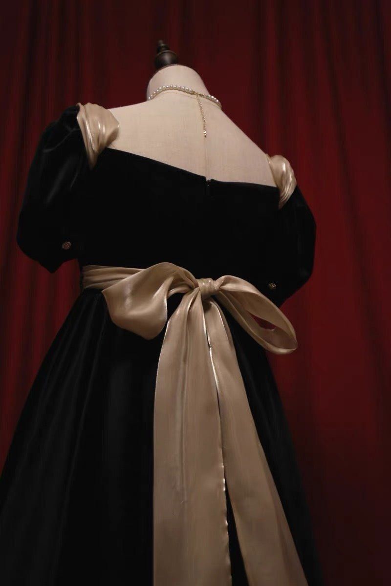 Wonderland By Lilian Size 6 Velvet Black A-line Dress on Queenly