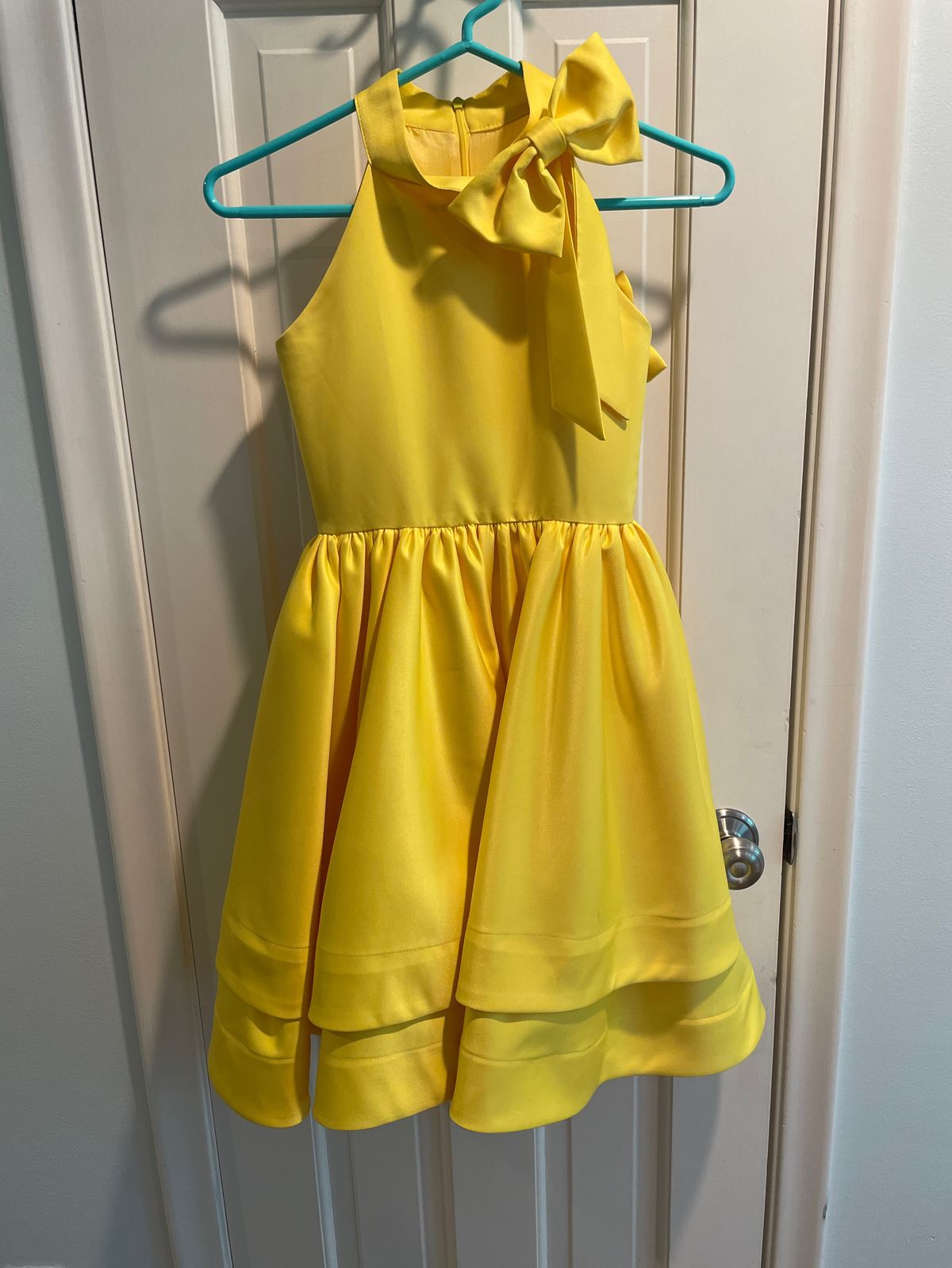 Girls Size 10 Wedding Guest Halter Yellow A-line Dress on Queenly