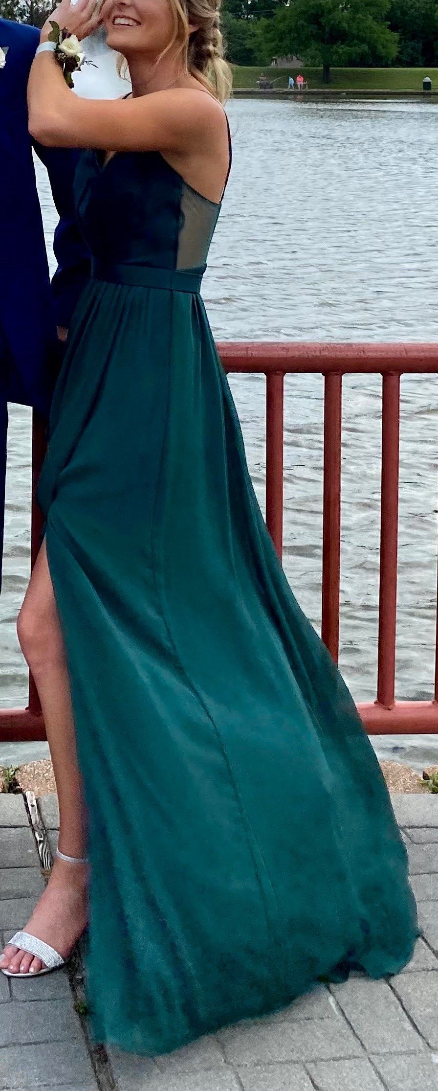 David's Bridal Size 4 Prom Plunge Green Side Slit Dress on Queenly