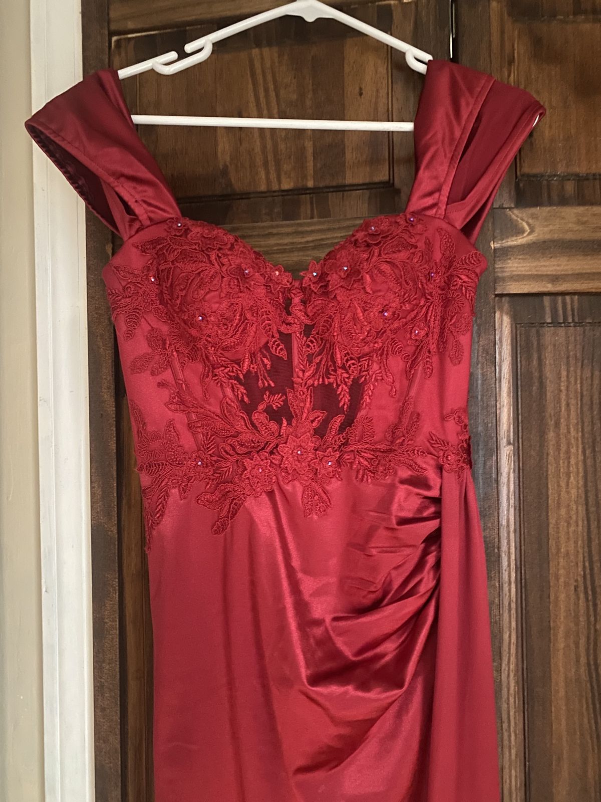 Size 2 Lace Red Side Slit Dress on Queenly