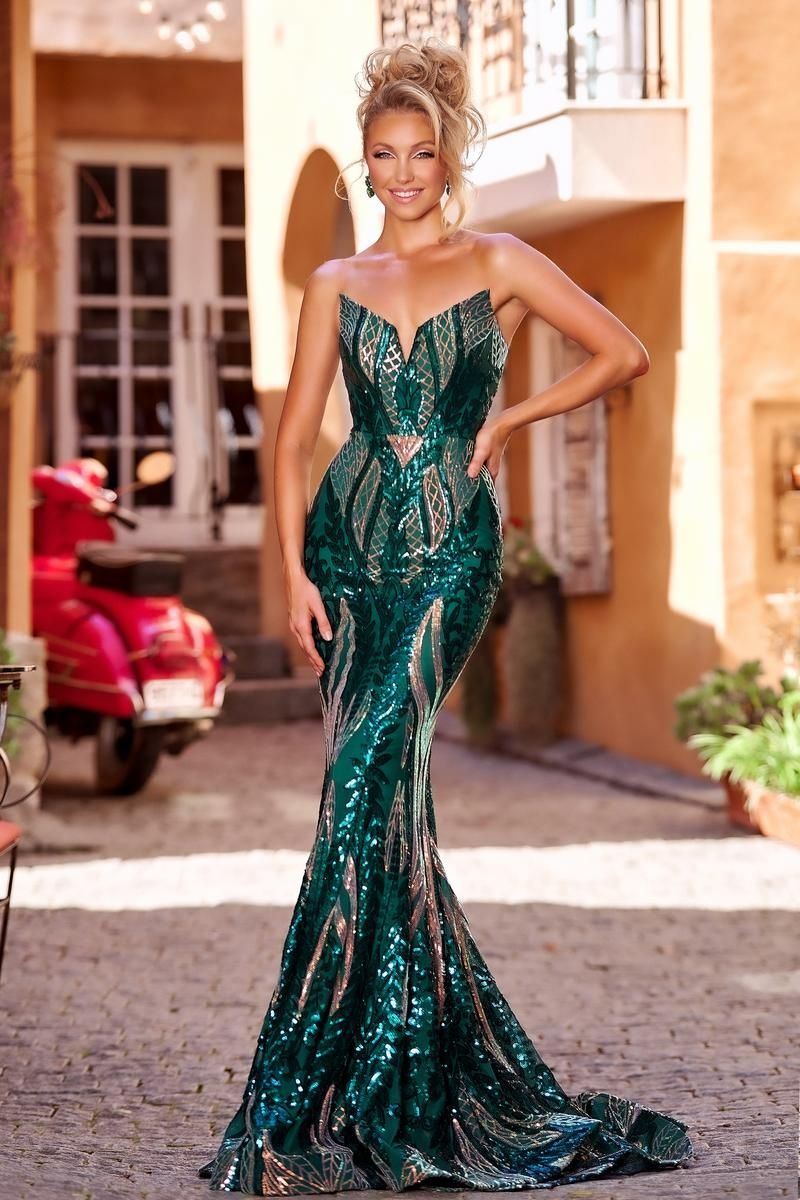 Style PS24171 Portia and Scarlett Size 4 Prom Sequined Emerald Green Mermaid Dress on Queenly