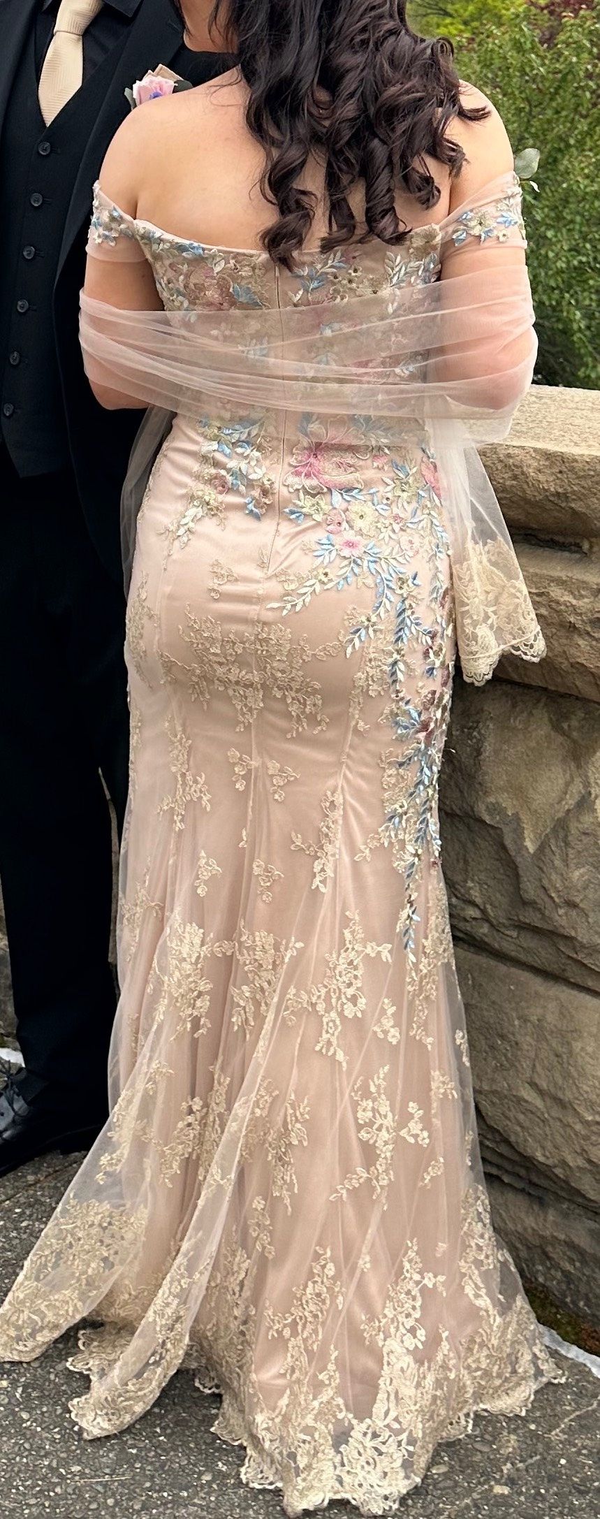 Size 6 Prom Off The Shoulder Nude Mermaid Dress on Queenly