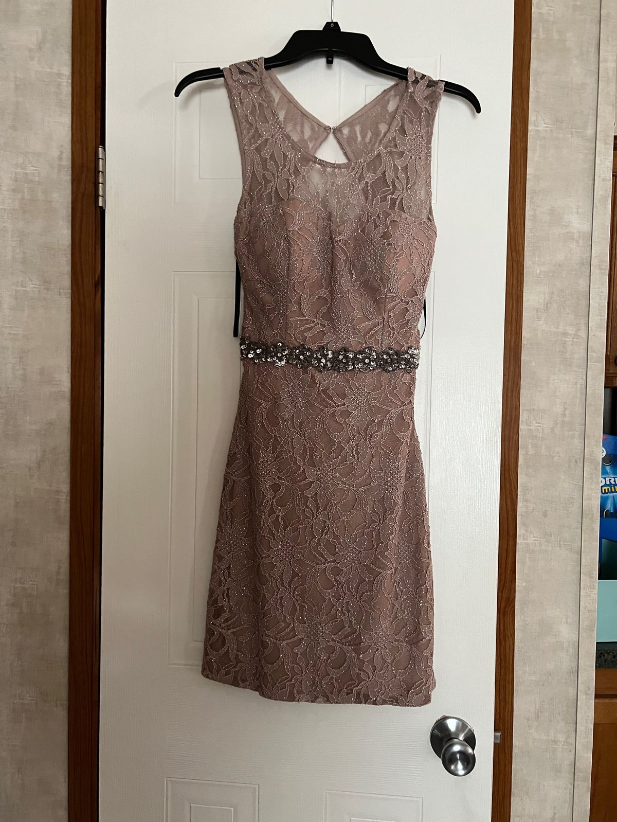 Size 4 Wedding Guest High Neck Lace Nude Cocktail Dress on Queenly
