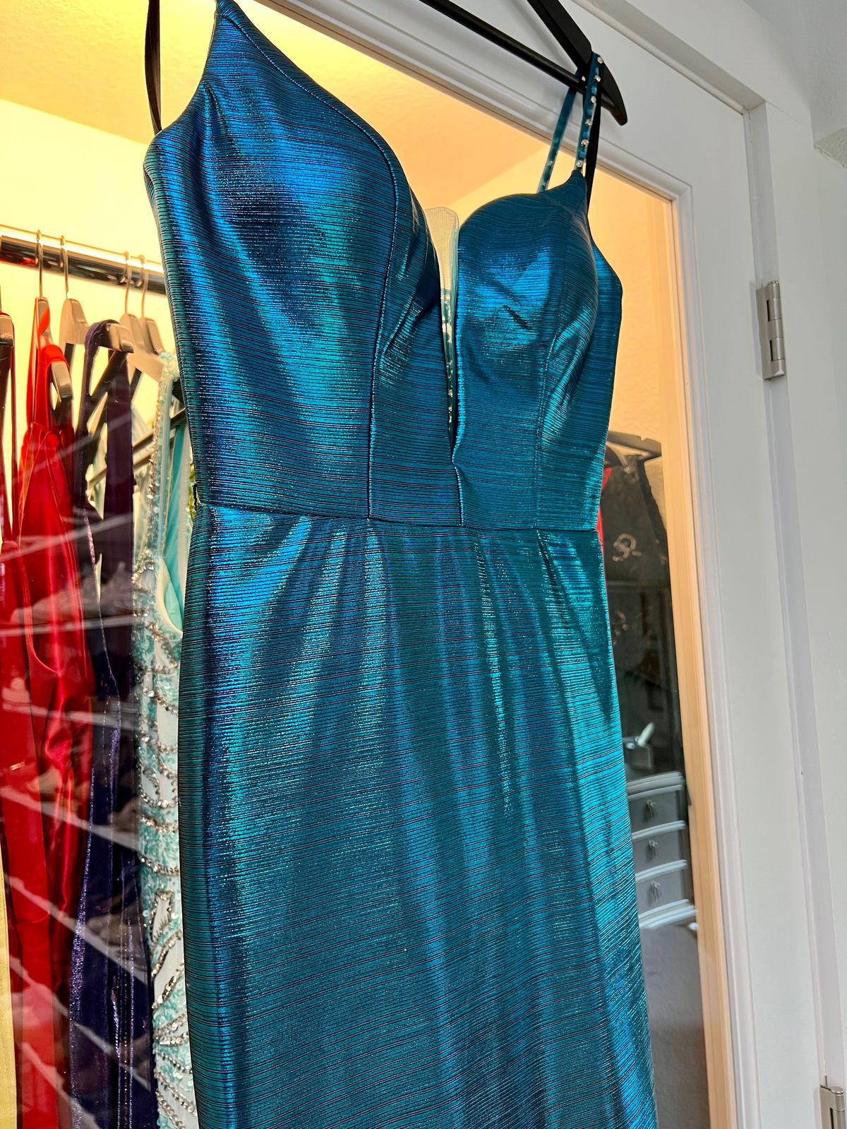 Glow Size 2 Prom Plunge Blue Mermaid Dress on Queenly