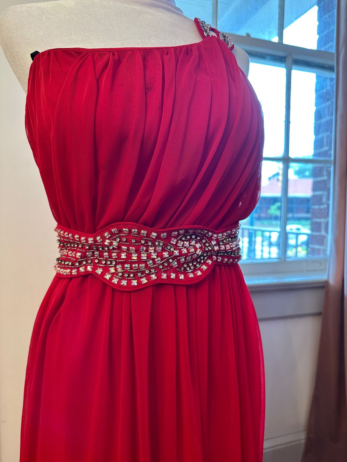 Size 4 Prom One Shoulder Red A-line Dress on Queenly