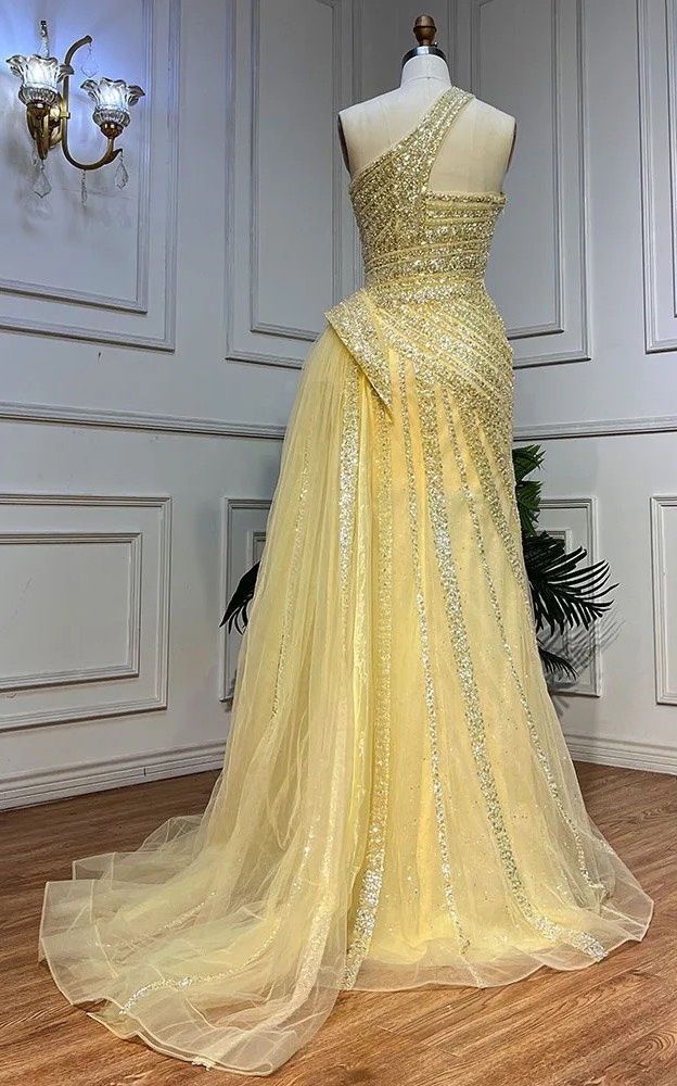 Size 8 Prom One Shoulder Yellow Side Slit Dress on Queenly