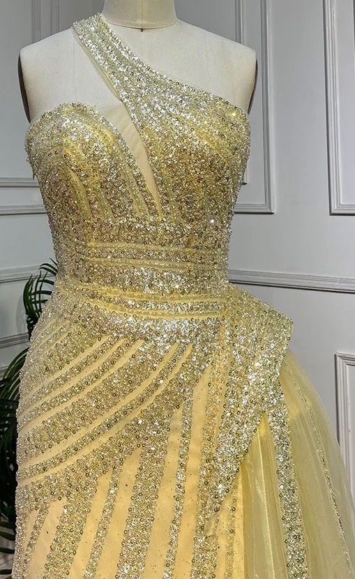 Size 8 Prom One Shoulder Yellow Side Slit Dress on Queenly