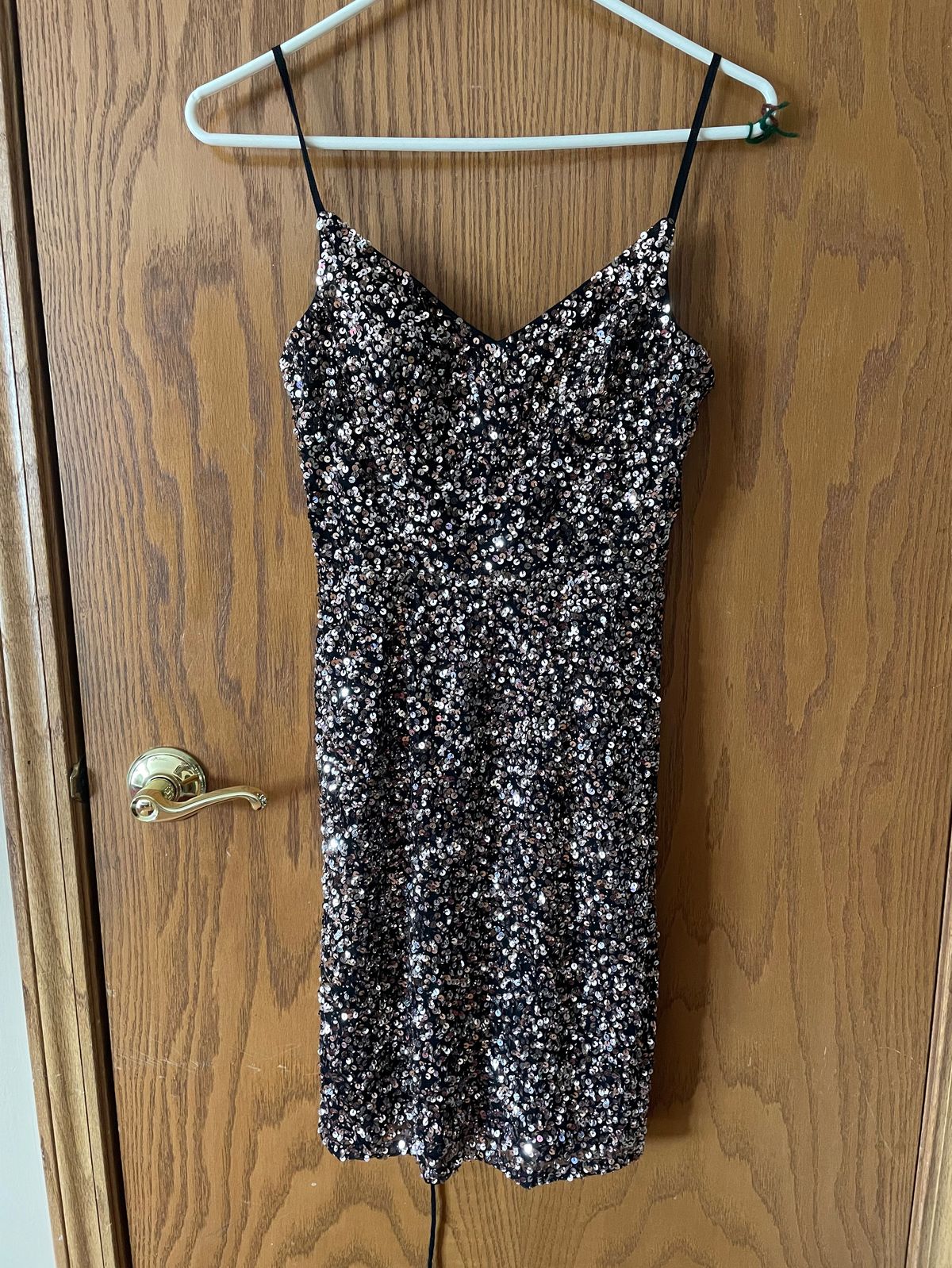 Ashley Lauren Size 2 Nightclub Sequined Silver Cocktail Dress on Queenly