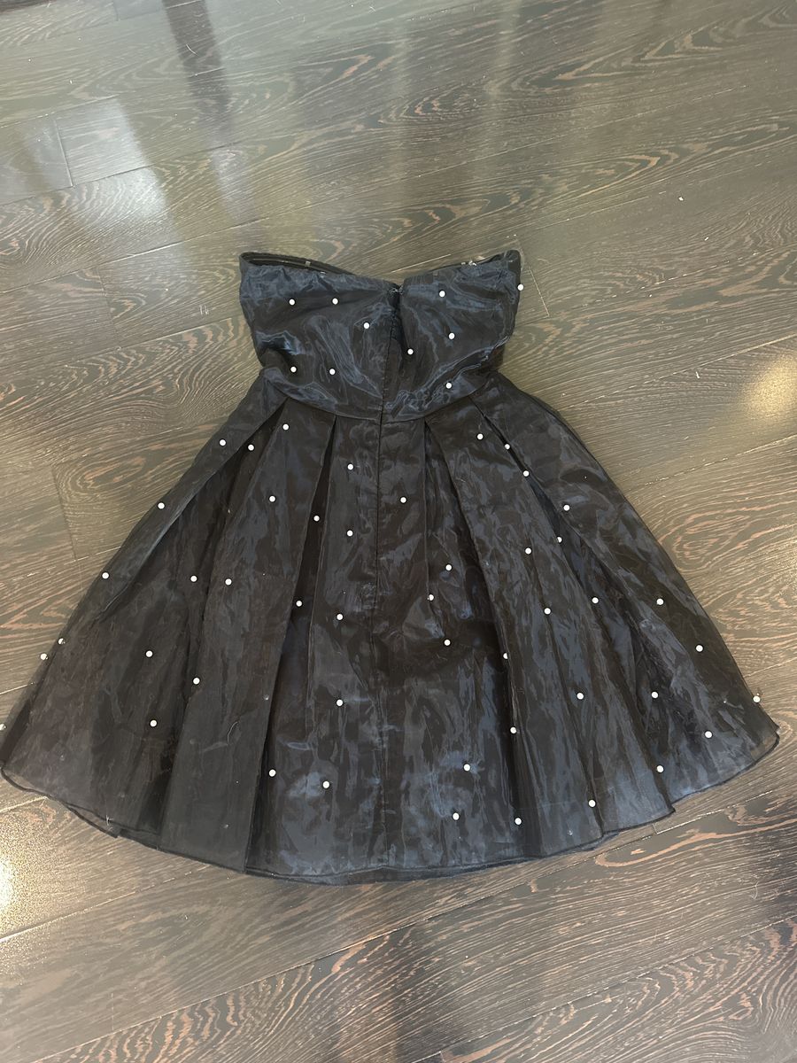 Size 0 Homecoming Strapless Black Cocktail Dress on Queenly