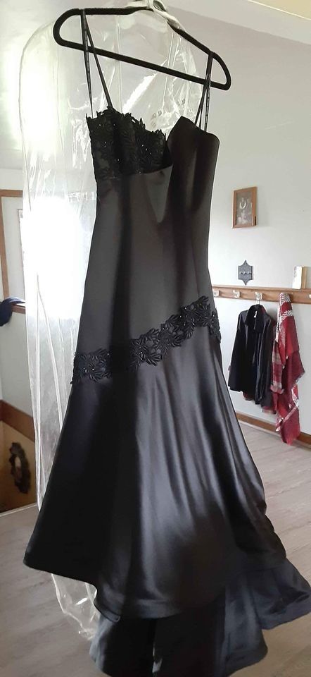 Daymor Couture Size 8 Black Ball Gown on Queenly