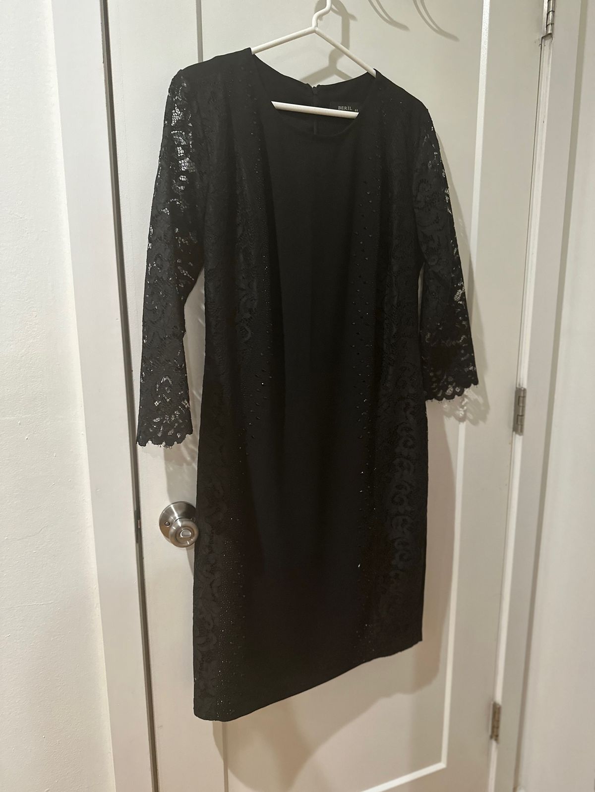 Size 12 Prom Long Sleeve Black Cocktail Dress on Queenly