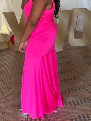 David's Bridal Size 8 Prom Plunge Hot Pink Mermaid Dress on Queenly