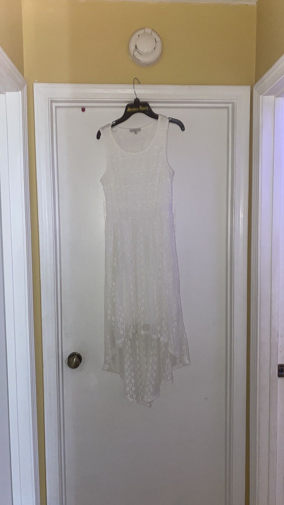 Charlotte Russe Size M Prom Cap Sleeve Lace White Floor Length Maxi on Queenly