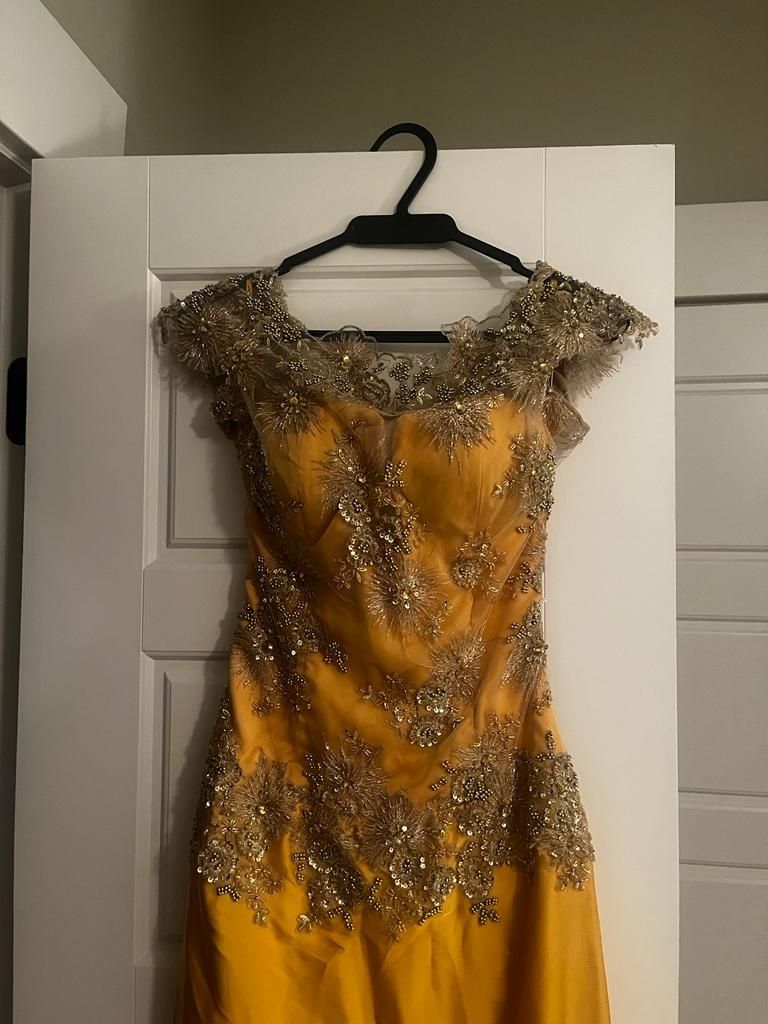 Size 4 Prom Lace Yellow Floor Length Maxi on Queenly