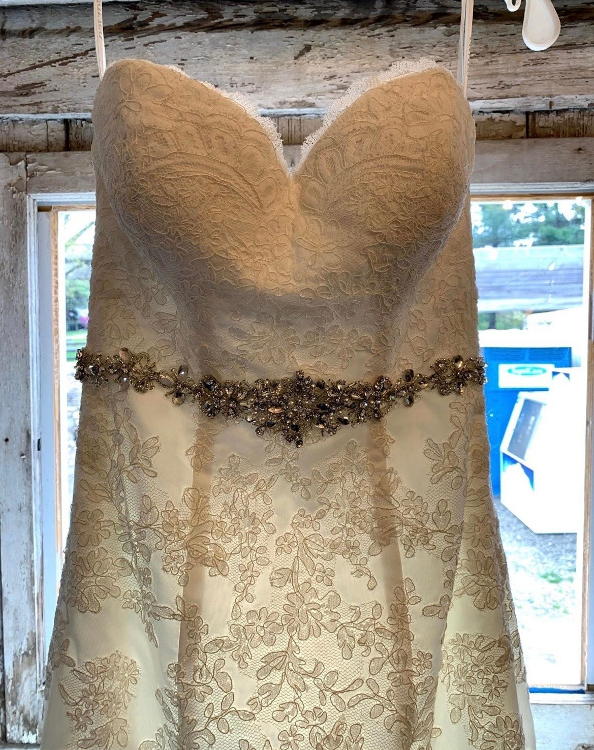 David's Bridal Size 2 Wedding Strapless White Mermaid Dress on Queenly